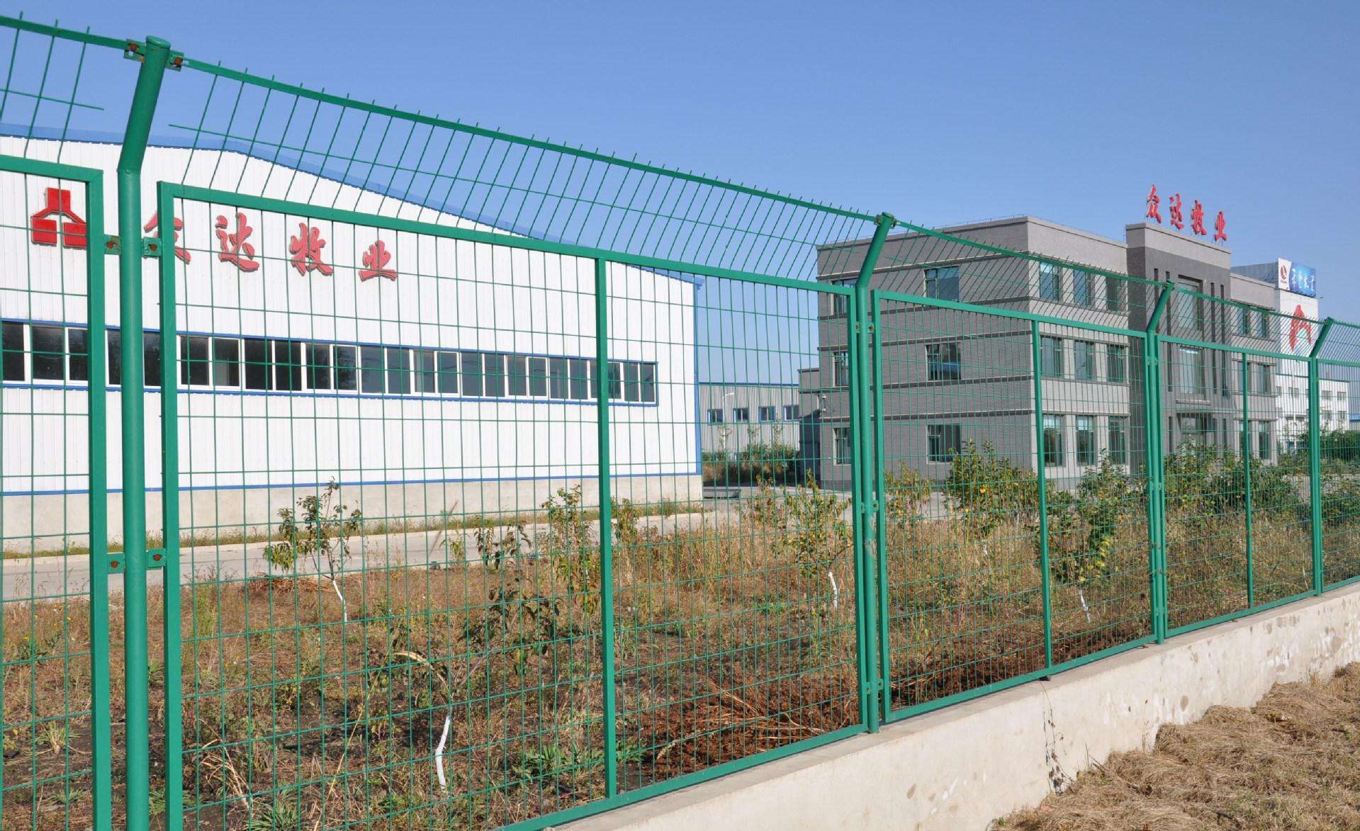 框架护栏网的安装需要哪些工具和材料？